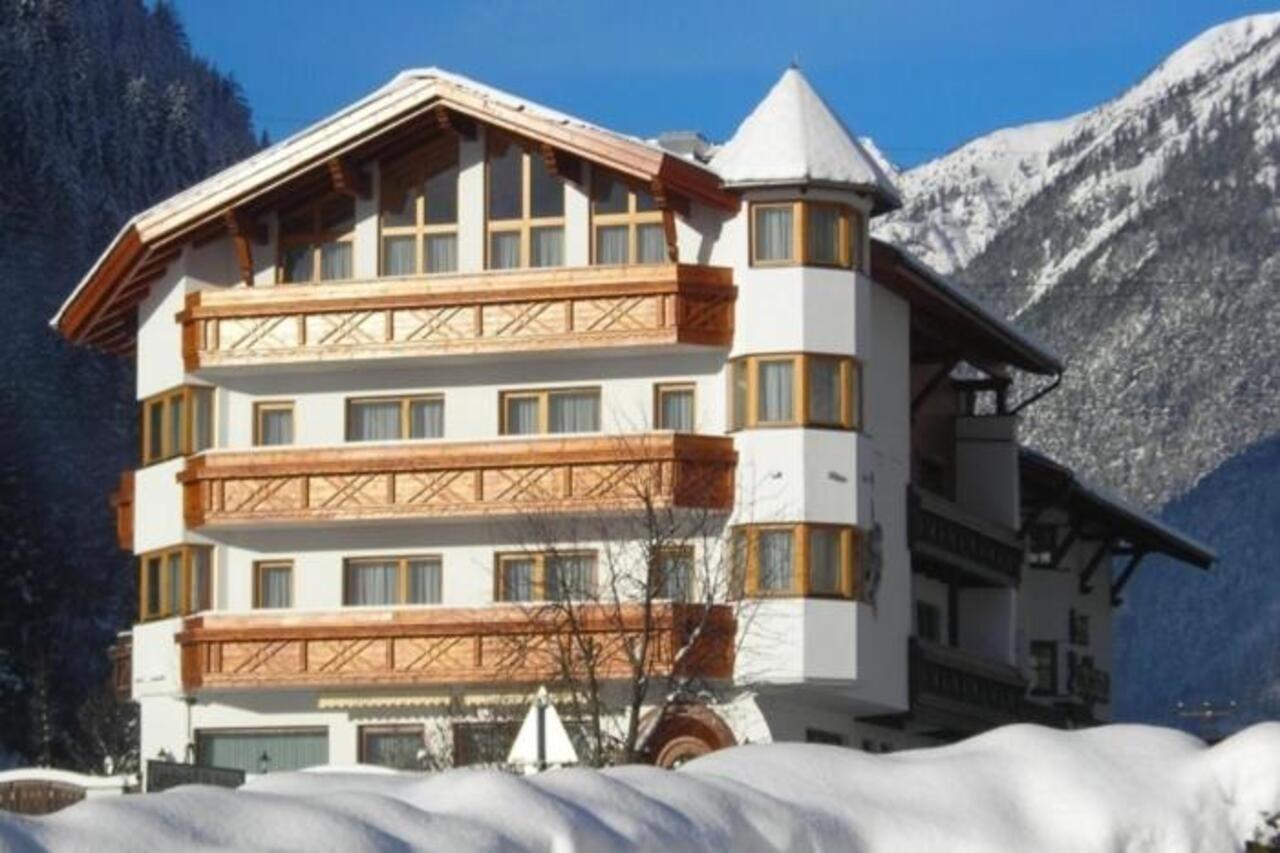 Hotel Troschana Flirsch Buitenkant foto