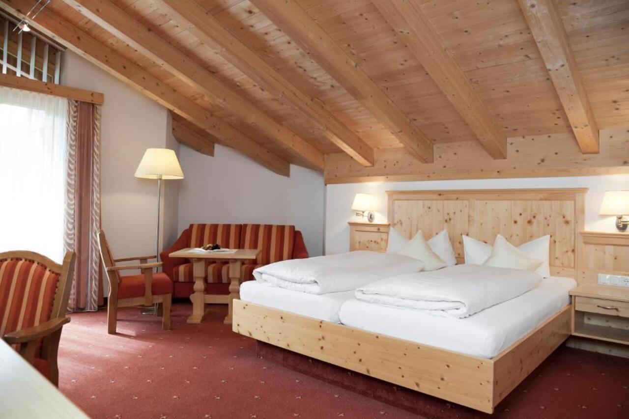 Hotel Troschana Flirsch Buitenkant foto