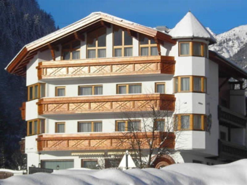 Hotel Troschana Flirsch Buitenkant foto