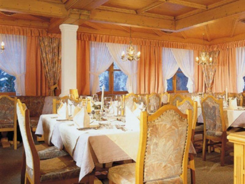 Hotel Troschana Flirsch Buitenkant foto